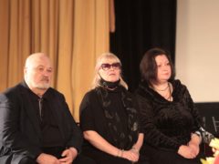 В центре — вдова Вадима Алисова, художник по костюмам Наталья Александрова