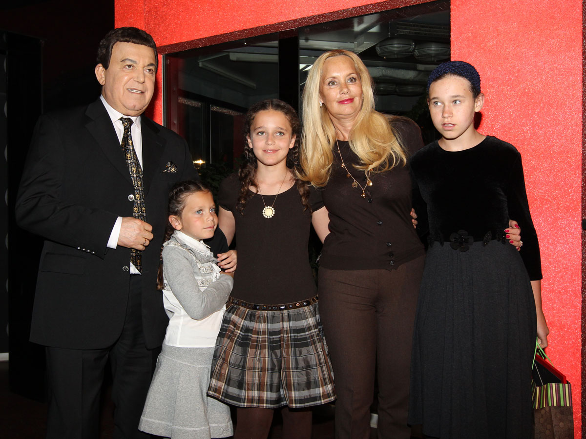 Нелли и Иосиф Кобзон с внуками