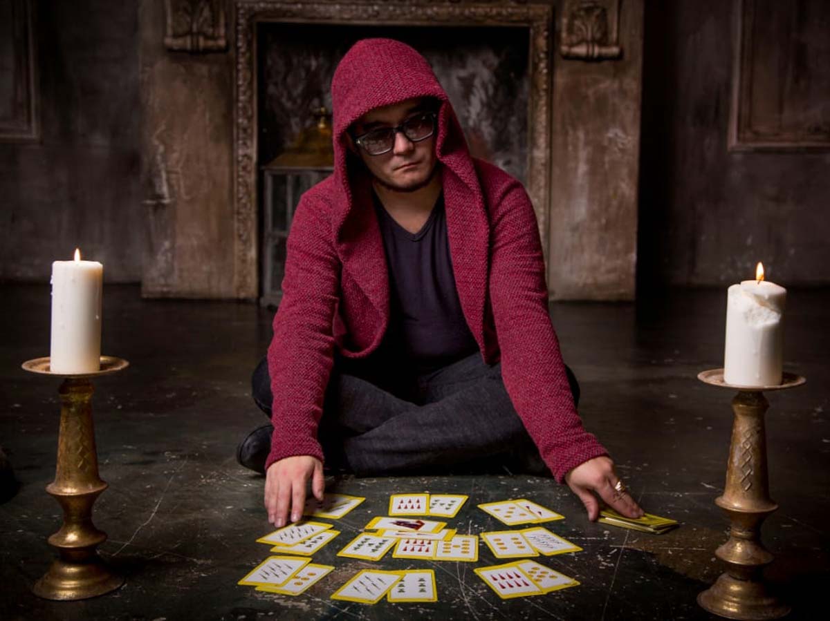 Финалист «Битвы экстрасенсов» Александр Кинжинов разоблачил Артура Смольянинова****