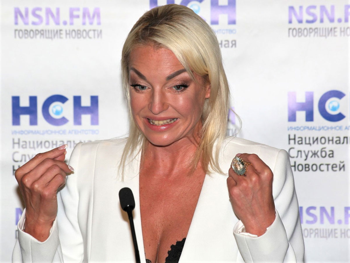 Анастасия Волочкова показала, что у нее находится между ног