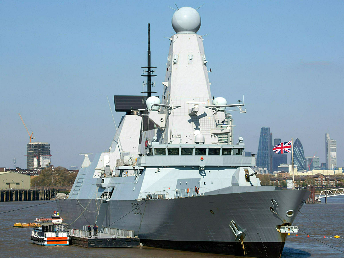 Эскадренный миноносец Defender ВМФ Великобритании