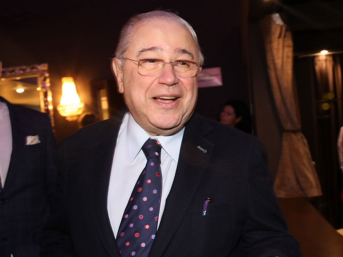 Евгений Петросян