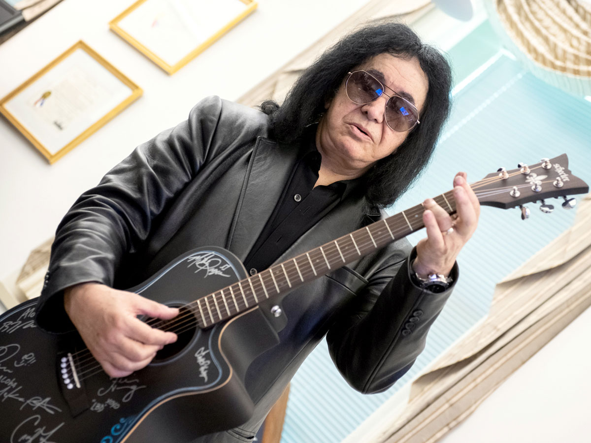 Джин Симмонс