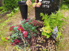 Могила Василия Шукшина. Фото: «Экспресс газета»