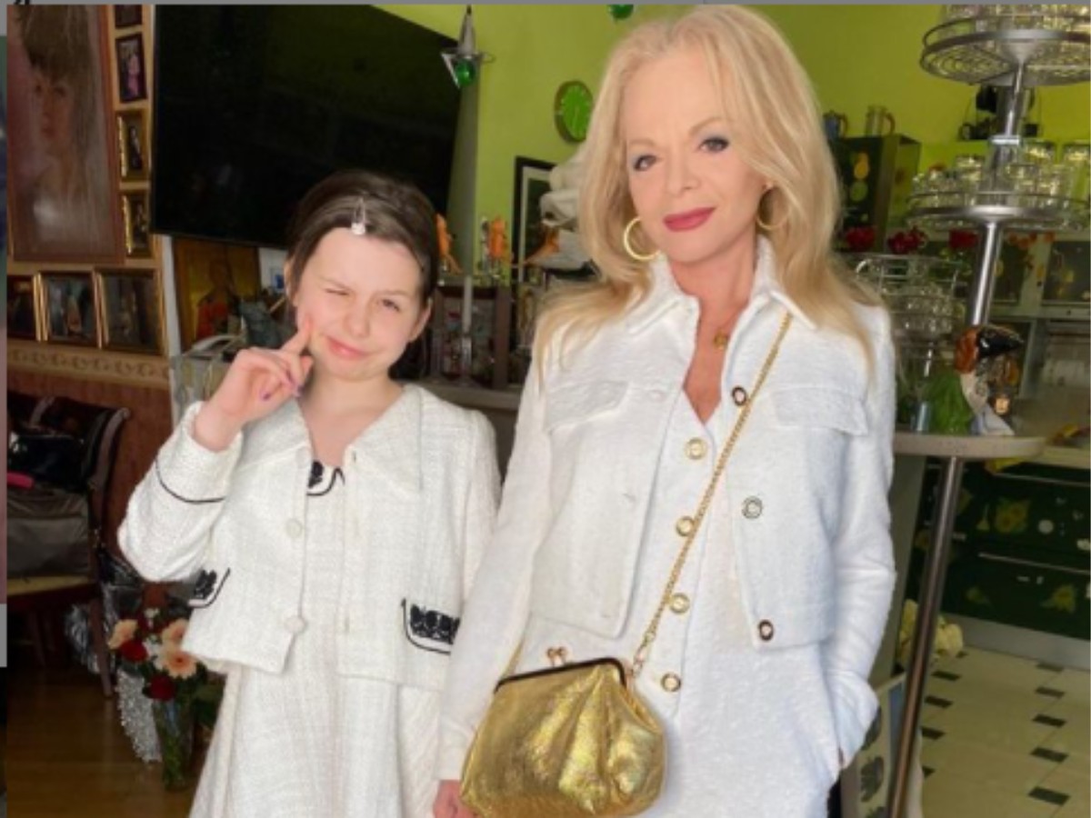 Лариса Долина