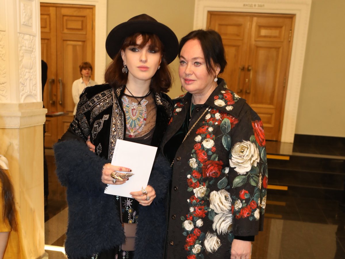 Лариса Гузеева