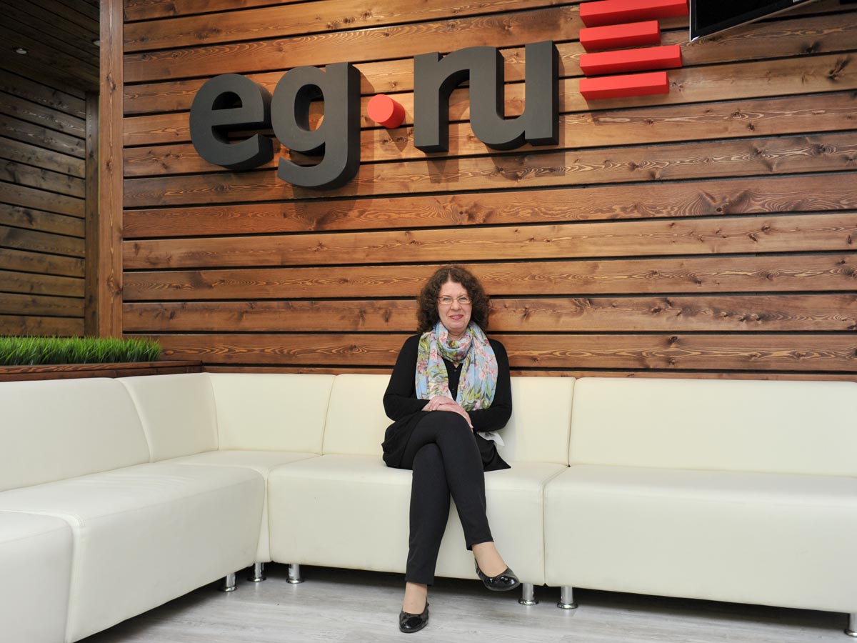 Самарада жетілген және бай әйелдер жыныстық қатынас үшін ақша төлейді. Фаллусы бар әйелді блять