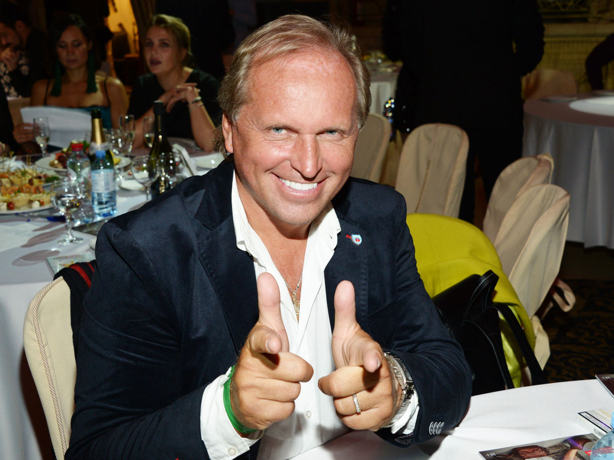 Константин Щербинин умирает от тропической малярии