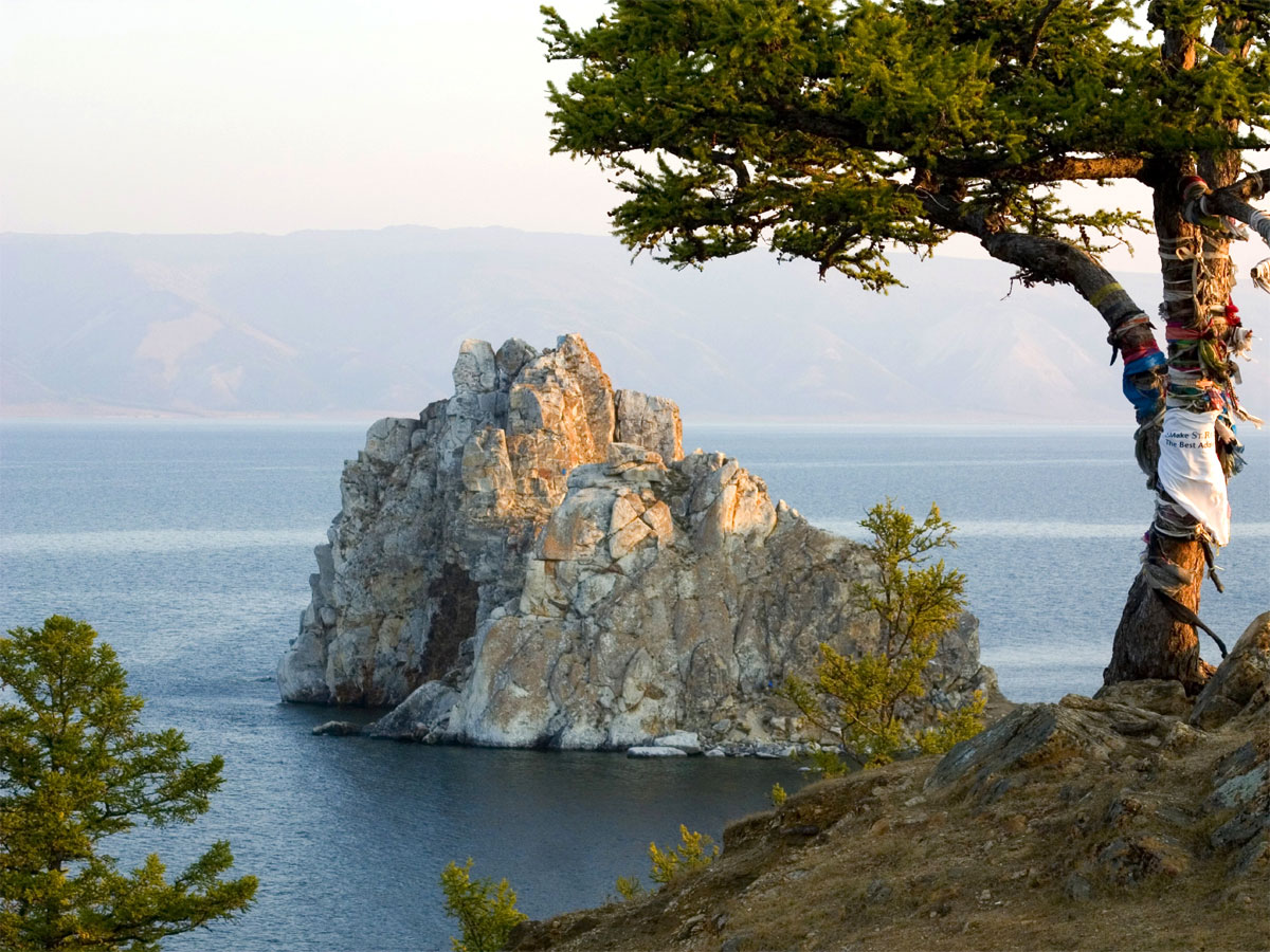 Остров Ольхон, окрестности поселка Хужир, мыс Бурхан. Восточная Сибирь, Россия