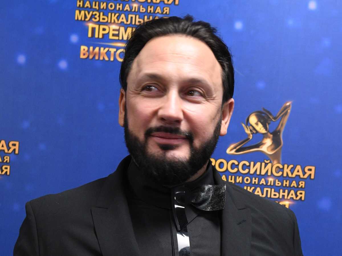 Нежные объятия Стаса и Инны Михайловых