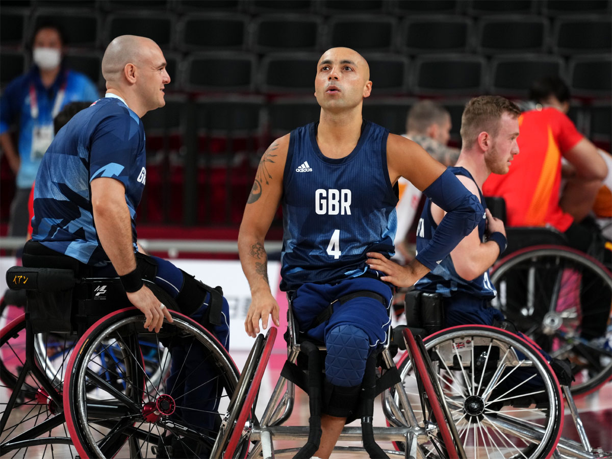 На недавних Паралимпийских играх в Токио мужской баскетбол был представлен инвалидами-колясочниками