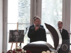 Валерий Сюткин у гроба Бориса Краснова