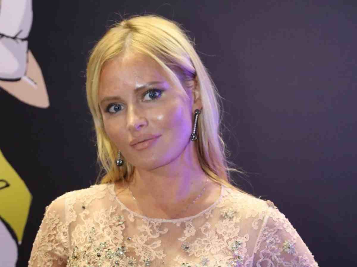 Дана Борисова сверкнула задорными сосками