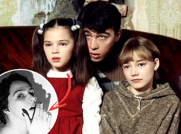 Четыре года назад Катя Горина (в круге) окончила филфак Петербургского института иудаики, а летом 2019-го свет увидел ее дебютный роман «о конкуренции, любви, журналистике и кино на фоне цветущих московских нулевых». В нем, конечно, вспомнила и о съемках у Бодрова-младшего в «Сестрах» с Оксаной Акиньшиной