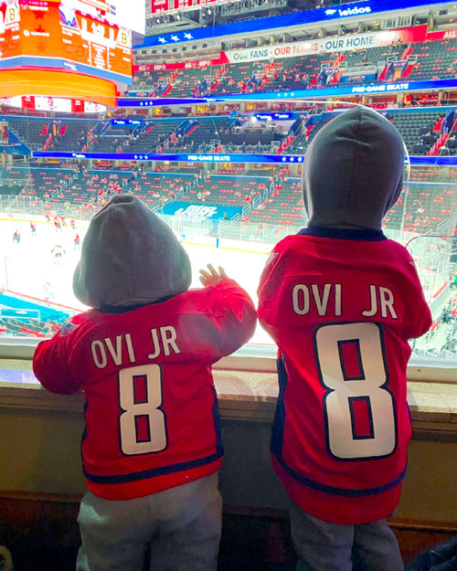 Илюша и Сережа - самые преданные болельщики своего прославленного отца