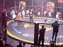 Отар оставлял удары Никиты почти без ответа. Фото Андрея Светлова