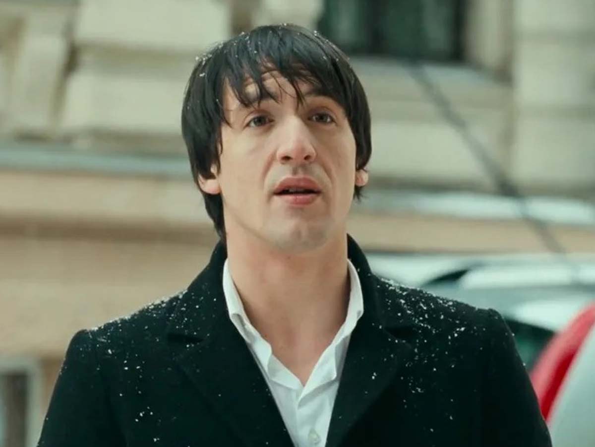 Артур Смольянинов****