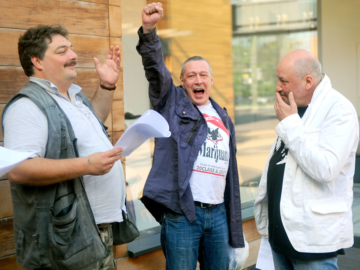 На «Гражданине поэте» поэт Быков, актер Ефремов и продюсер Васильев заработали по паре миллионов баксов