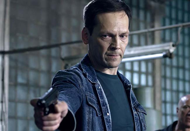 «Чужая-стая»