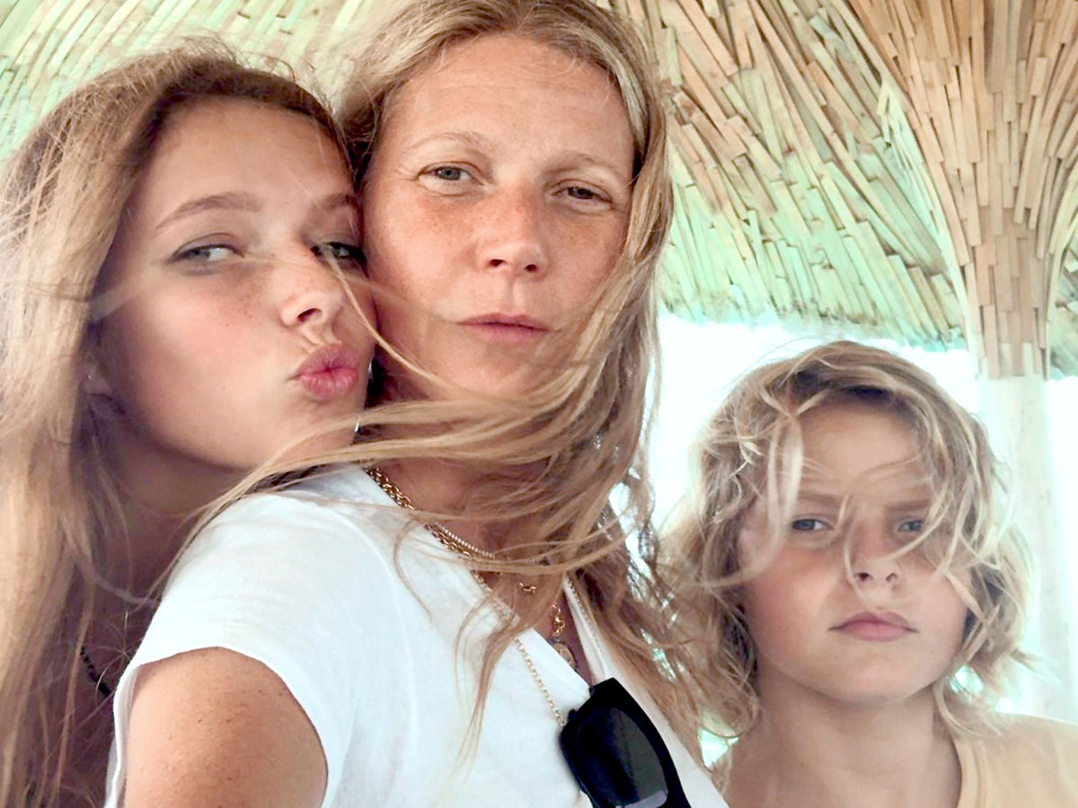 Гвинет Пэлтроу с детьми