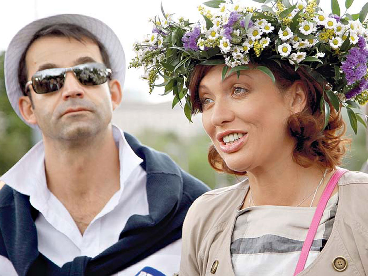 Дмитрий Певцов и Ольга Дроздова женаты 27 лет. Оба были не свободны, когда познакомились, но тут же поняли: на этот раз - судьба