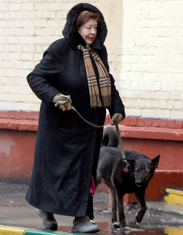 Бездомную Фросю жена Хабенского Настя взяла из собачьего приюта по объявлению в газете. Псина играла с Константином в спектакле «Трехгрошовая опера», а после смерти Анастасии жила с Татьяной Геннадьевной