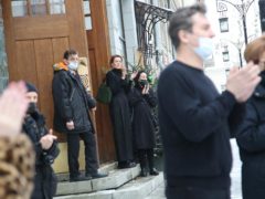 Наташа Швец (в центре)