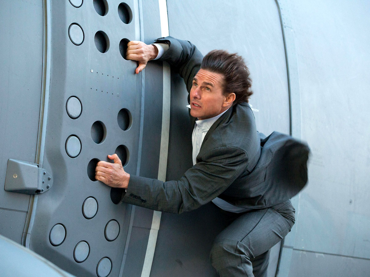 Герою Тома Круза - суперагенту Итану Ханту никакой коронавирус не страшен (кадр из блокбастера «Миссия: Невыполнима»)