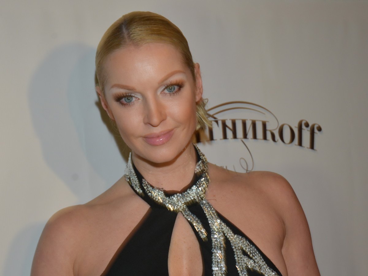 Анастасия Волочкова похвасталась собственными портретами