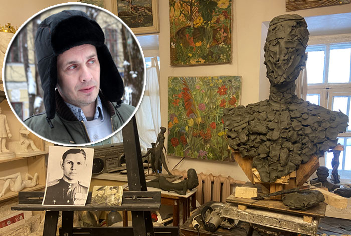 Денис Попов (в круге) работает над памятником герою штурма Рейхстага Владимиру Макову, но не уверен, что в сложившейся ситуации сможет завершить скульптуру