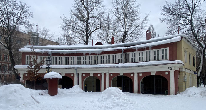 Творческие работники на свои средства поддерживают усадьбу XVIII века в хорошем состоянии