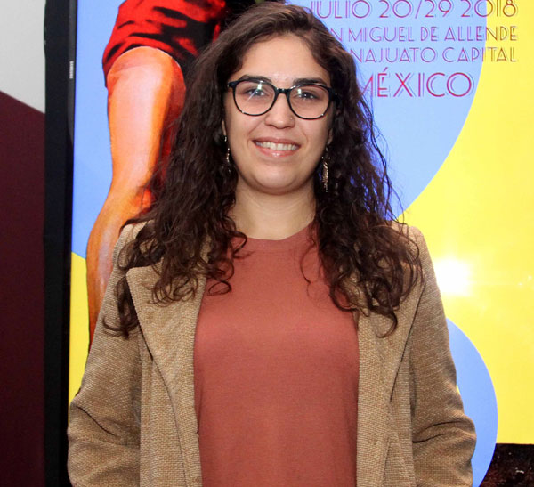 Индира Като - внебрачная дочь писателя от мексиканской журналистки и сценаристки Сусанны Като, с которой у него были отношения в начале 1990-х