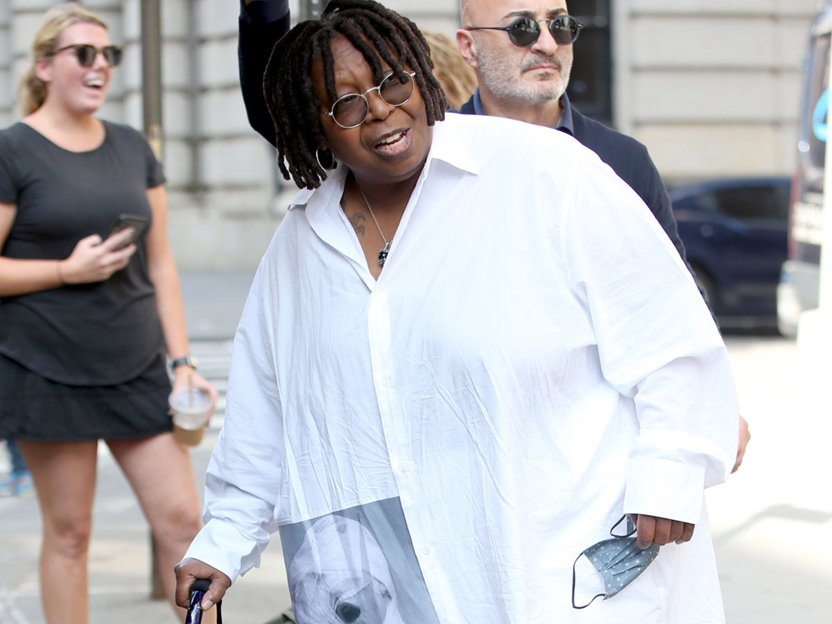 За длинный язык Вупи Голдберг могли переломать ноги