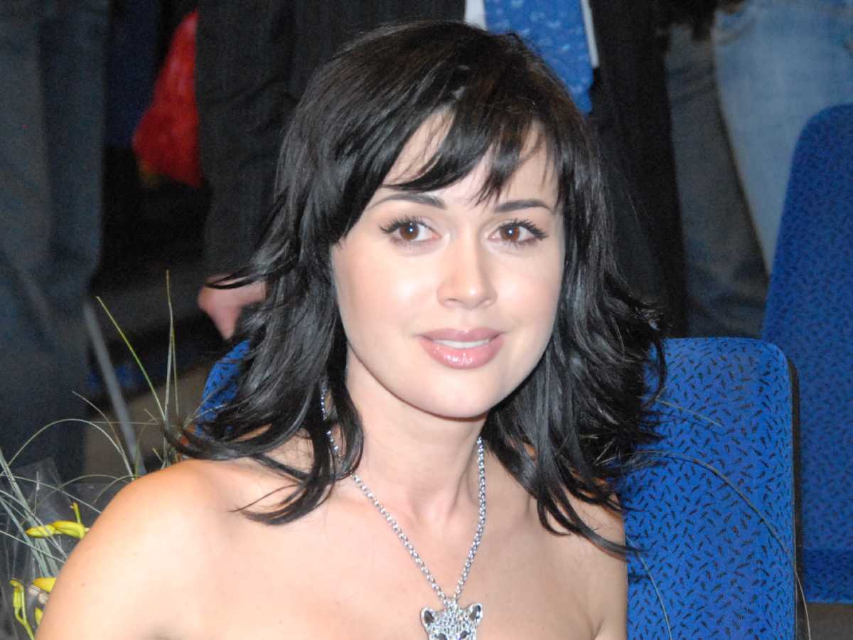 Дочь Анастасии Заворотнюк рассказала о состоянии мамы