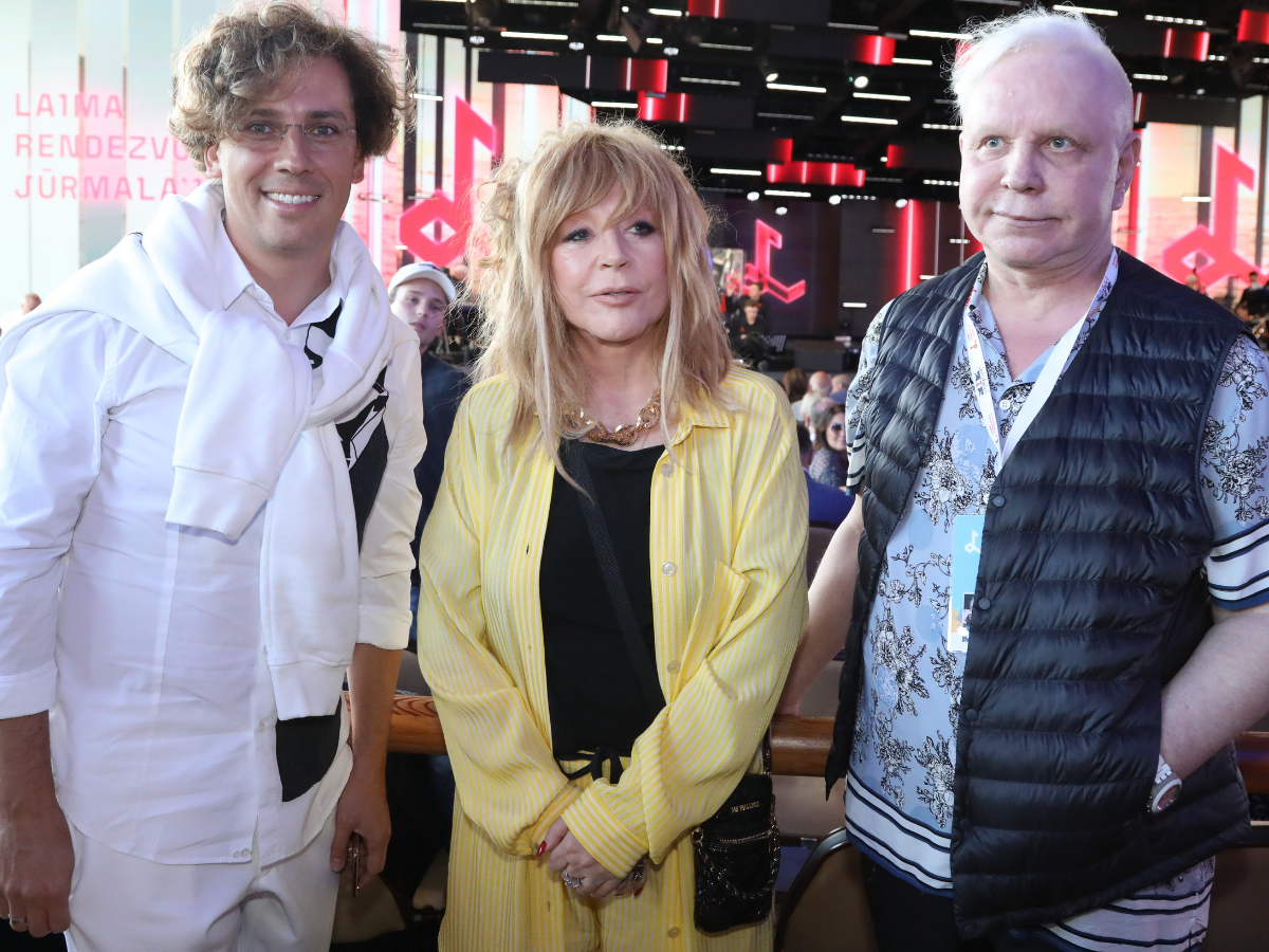 Речь о возращении не шла: помощник раскрыл детали долгого разговора Моисеева и сбежавшей из России Пугачевой