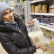 Драки за сахар, большие очереди и рост цен_ что происходит в магазинах России после санкций