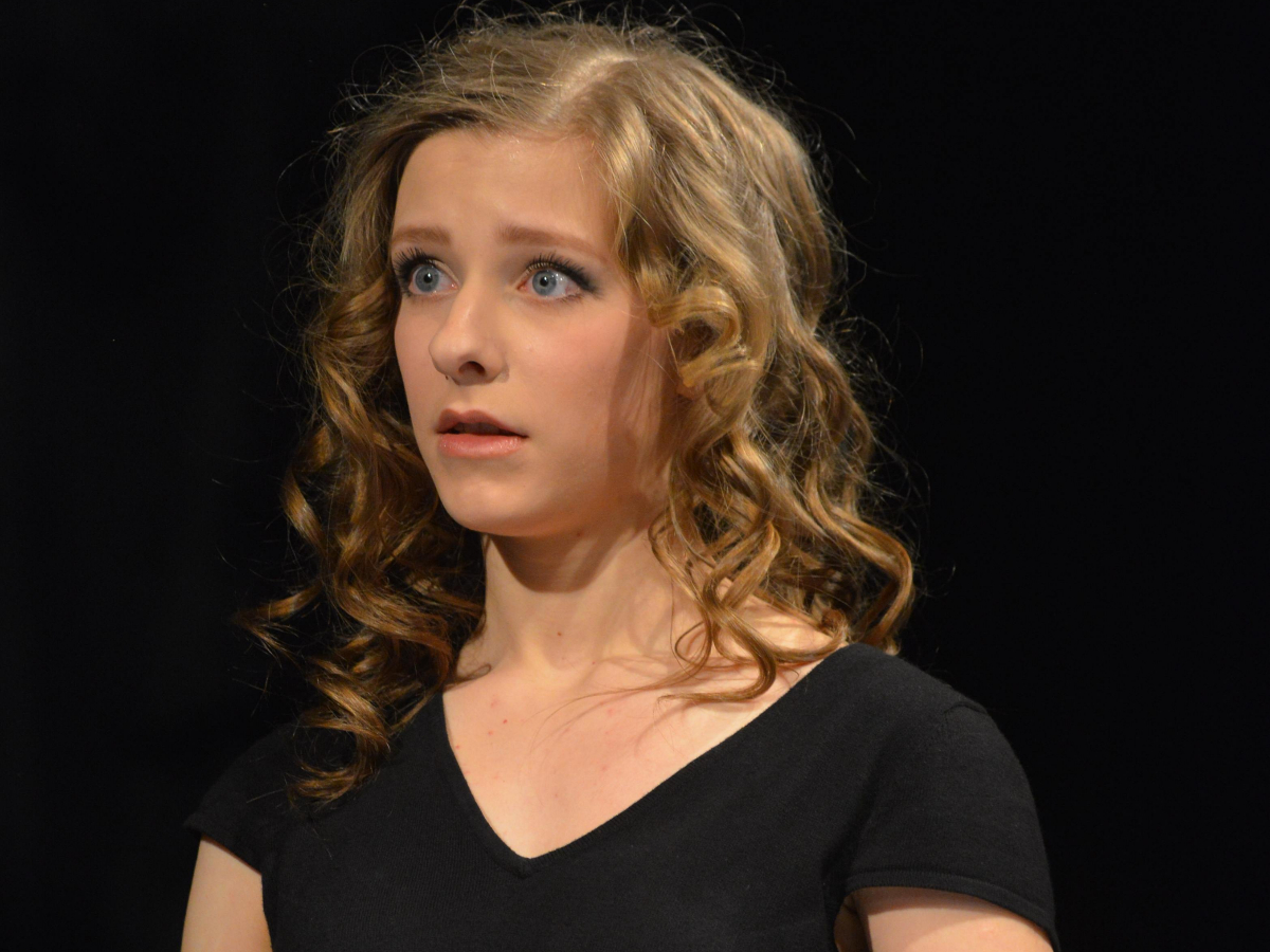 «Браво»: Арзамасова прилюдно показала зад известной артистке