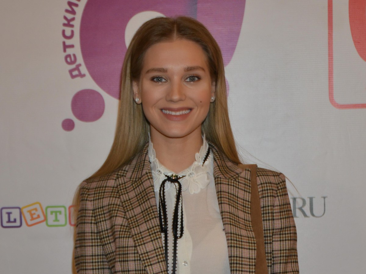 Перекошенную Асмус сняли с новым мужчиной