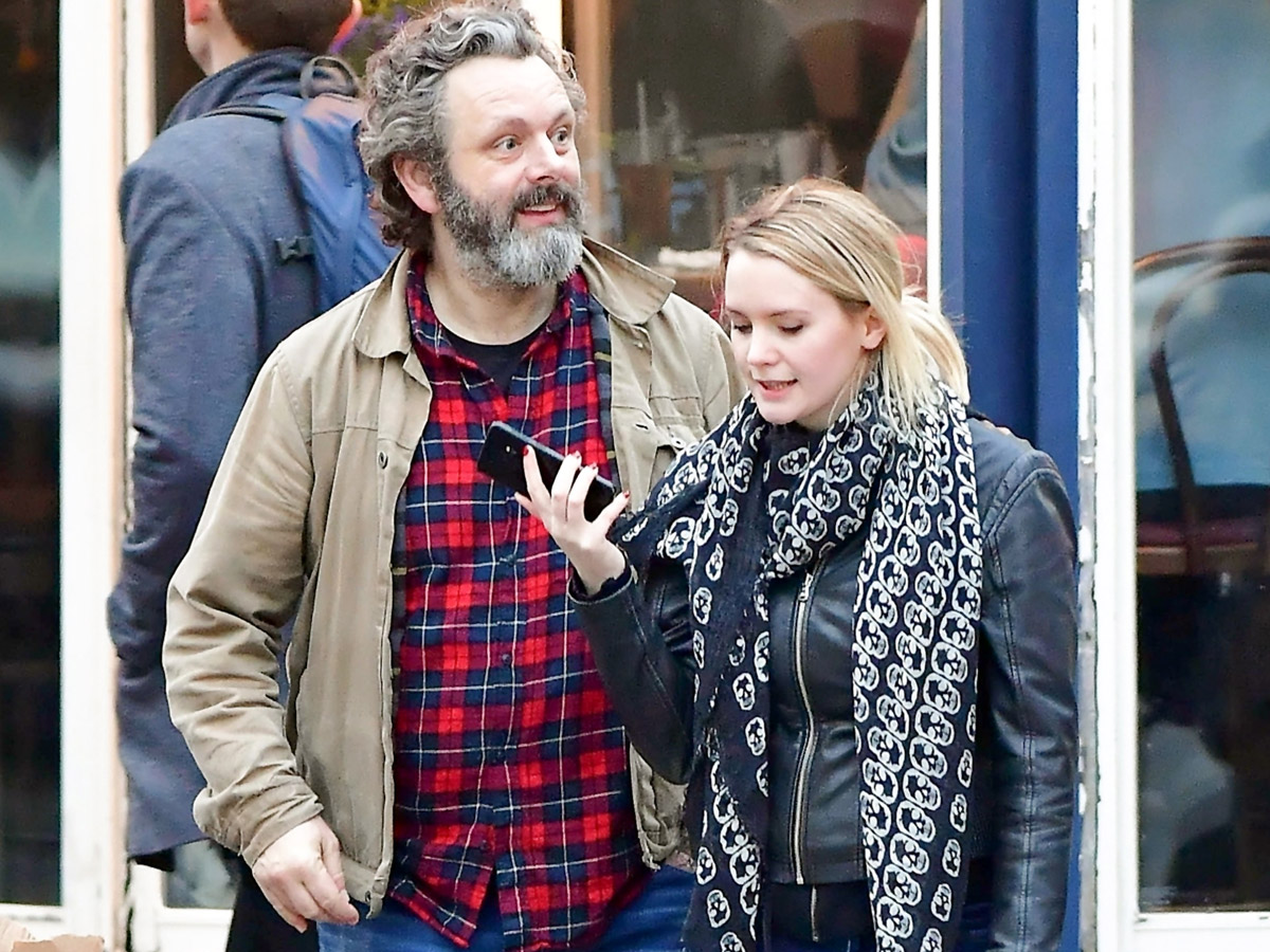 Анна родила Майклу девочку, хотя сама годится ему в дочери