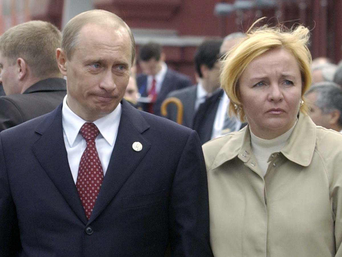 Как теперь живет Людмила Путина - бывшая первая леди России, восемь лет назад оформившая развод с президентом
