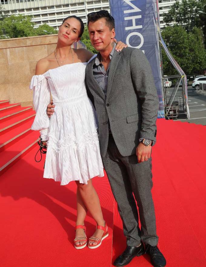 Статус неизвестен: с кем в итоге останется Павел Прилучный 