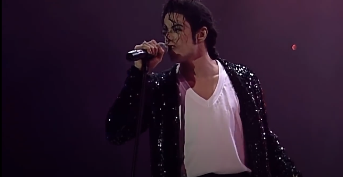 Мальчик с окровавленным лицом в спальне: экс-домработница вспомнила об ужасах в доме обвиненного в педофилии Джексона