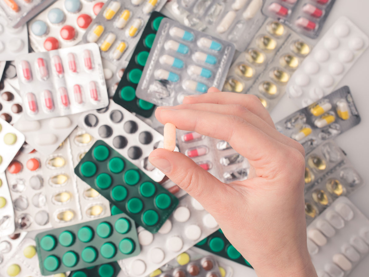 Просроченные лекарства можно принимать