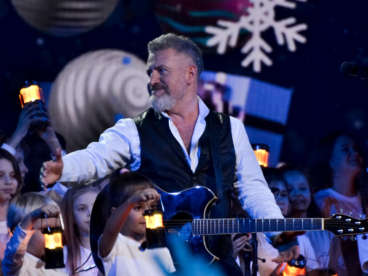 Агутин публично обратился к родному человеку: "Я никогда не слышал от тебя жалоб, уныния и отчаяния"