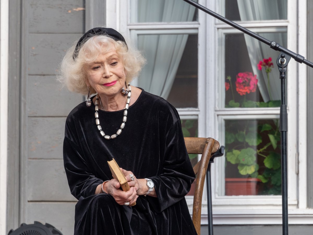 Светлана Немоляева об изменах мужа: "Чем меньше знаешь, тем лучше спишь"