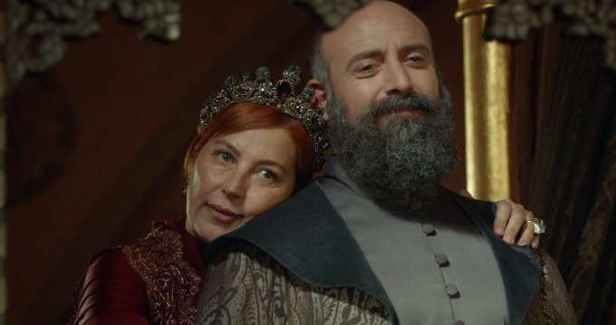 Игра в горячо-холодно: история любви Хюррем и султана Сулеймана из «Великолепного века»