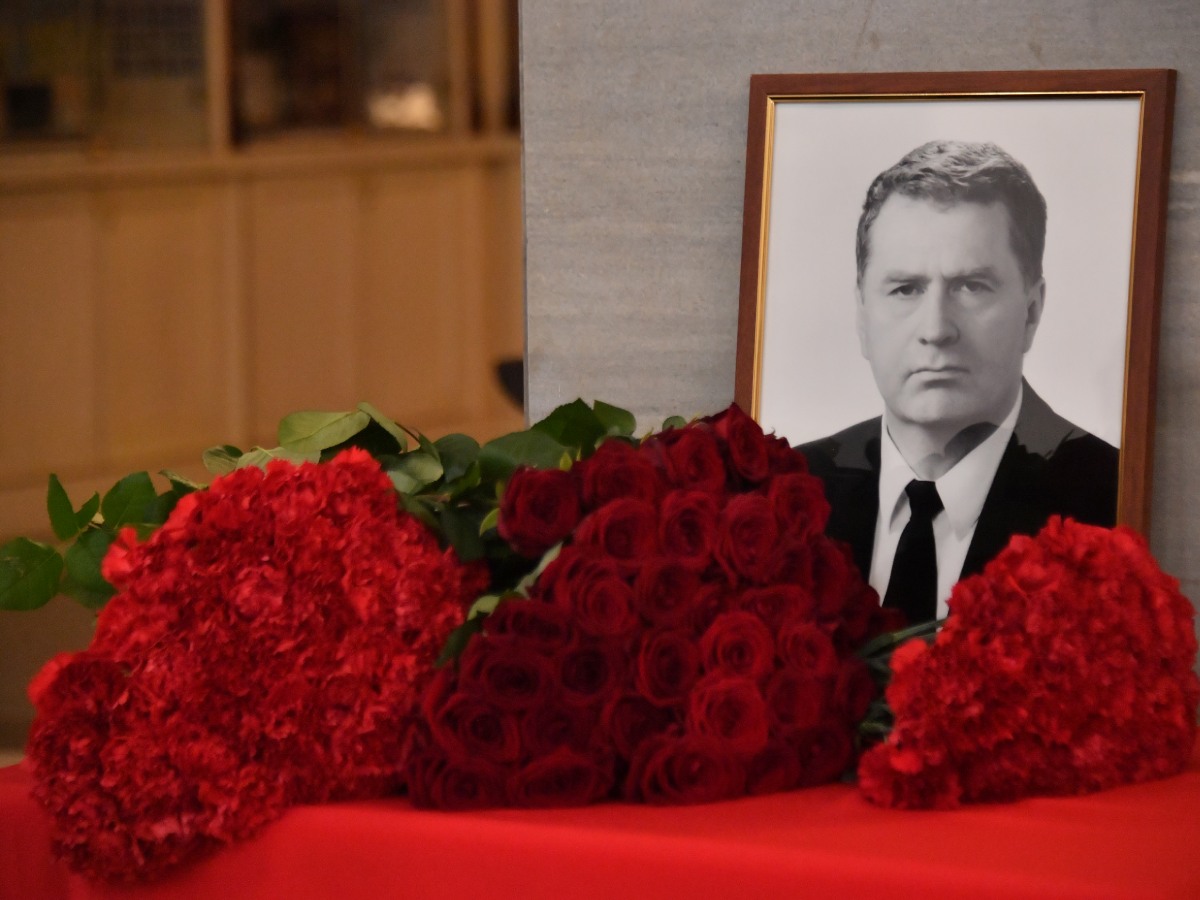 Звезды проигнорировали похороны Жириновского