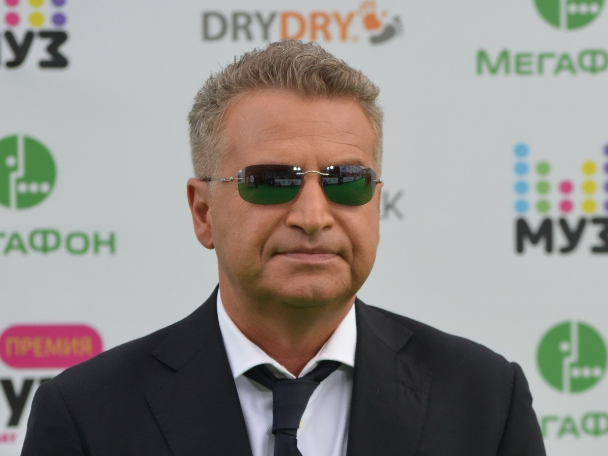 "Красавцы": Николаев показал досуг Агутина с молодой спортсменкой