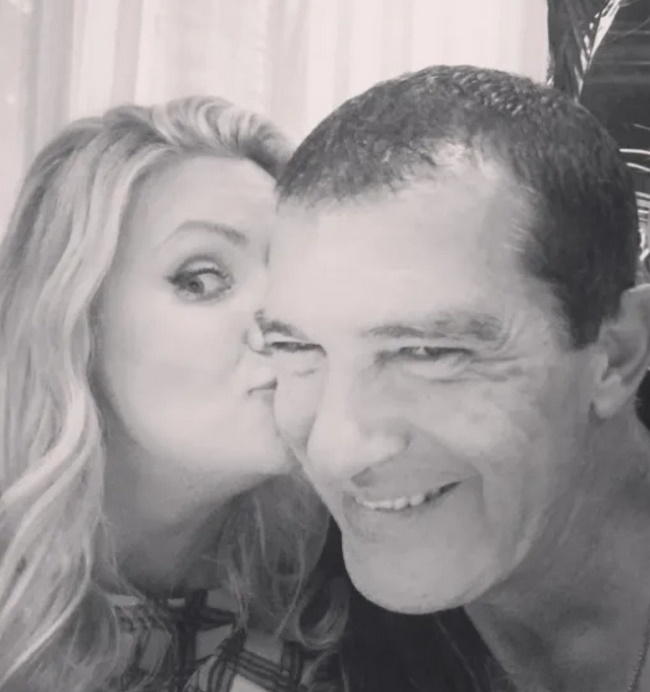 «Андрей, прости!»: жену Малахова застали целующей другого мужчину