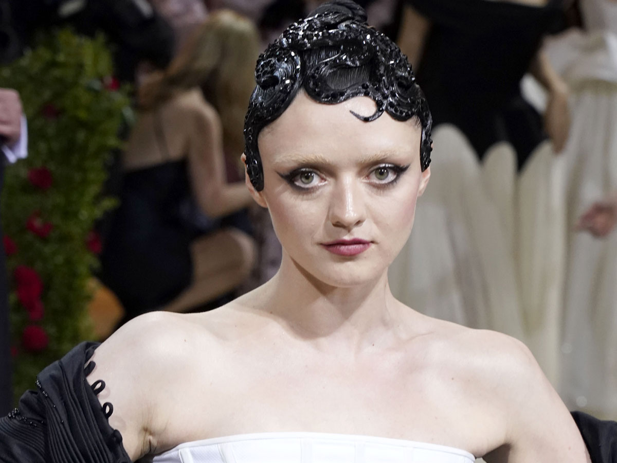 Мэйси Уильямс все богатеет